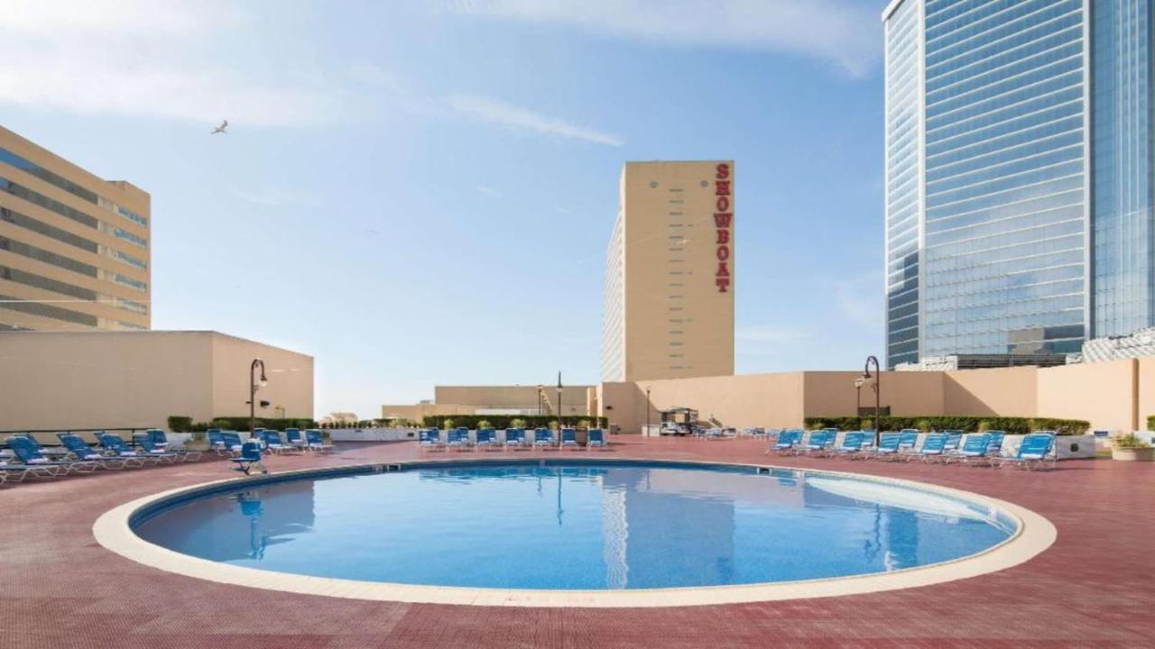 Cozysuites Showboat 1br 2ba Oceanfront