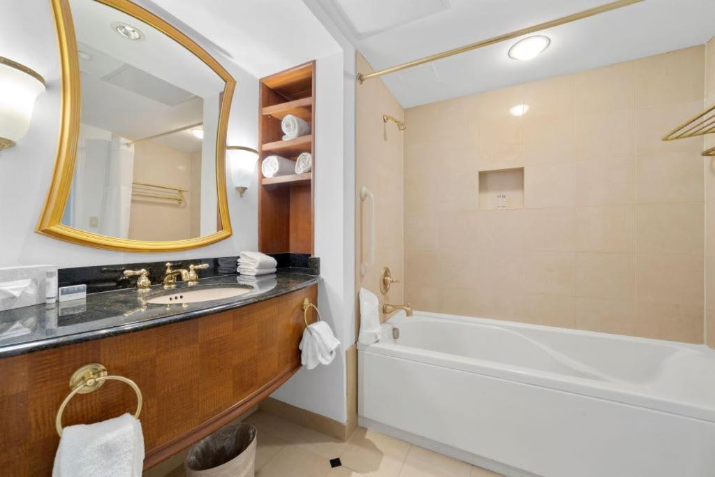 Apartment Cozysuites Showboat 1br 2ba Oceanfront *